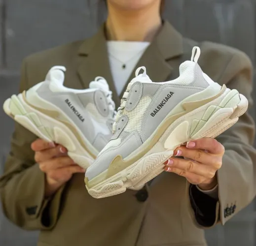 Tênis Balenciaga Triple-S - Linha Italiana