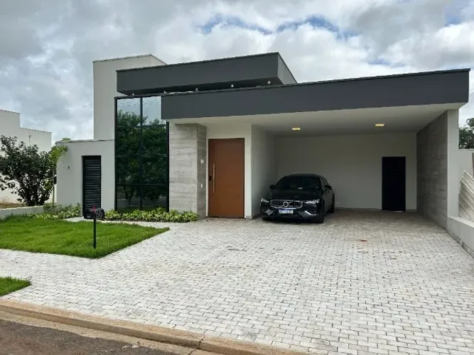 Casa nova em condominio fechado Valencia 1