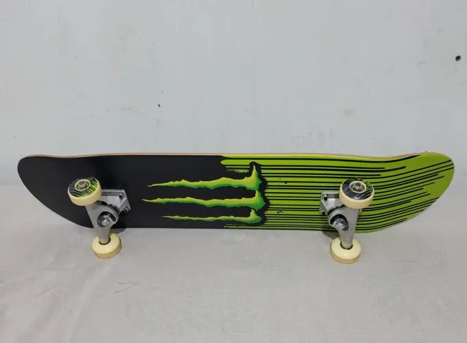 Skate  Monster Energy 'Novo'