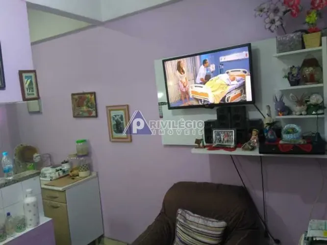 Apartamento de 1 Quarto à Venda em Glória, RJ  Frente