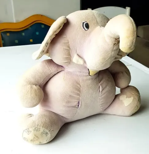 Brinquedo Vintage - Elefantinho de Pelúcia - Lionella - Anos 70 - Usado 