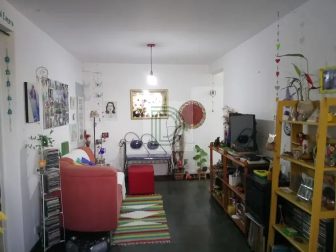 Ótimo apartamento - condomínio barato.