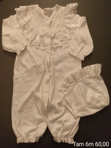 Macacão branco bebê