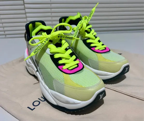 Tênis Louis Vuitton run 55