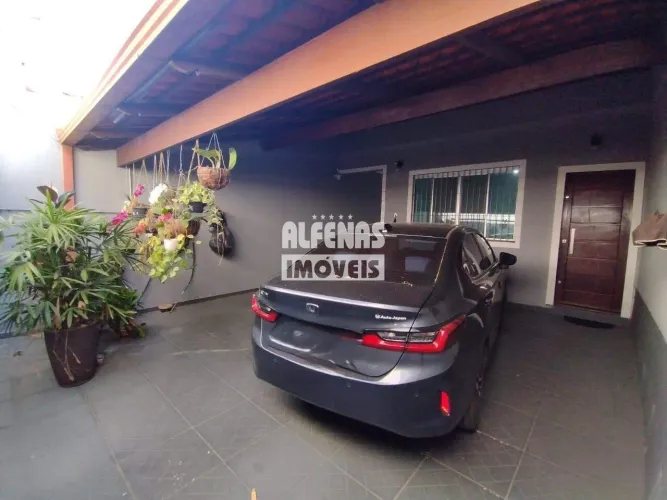 Casa 3 quartos, suíte, 2 vagas de garagem Tropical Contagem MG