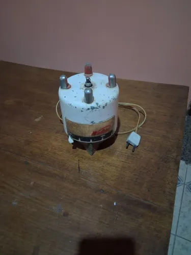 Liquidificador Walita antigo de ferro 