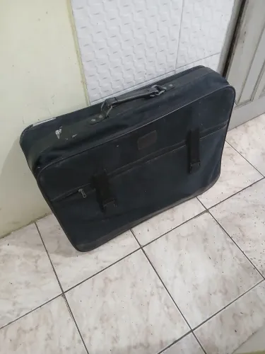 Mala de viagem preta resistente
