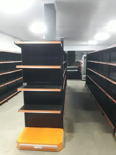 Gôndolas e Acessórios para Lojas Pequenas