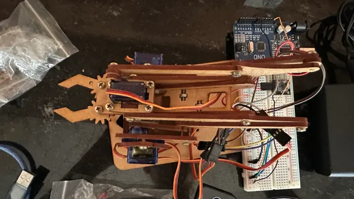 Braço Robótico, servos e Arduino