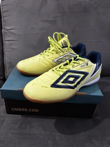 Tênis futsal Umbro Sala V