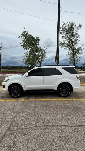 Toyota Hilux SW4 SRV D4-d 4X4 3.0 TDI Dies. AUT 2015