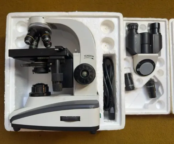 Microscópio Óptico