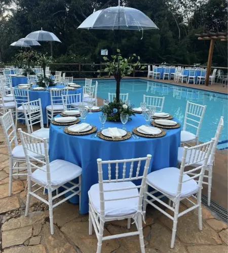 Aluguel de mesas , cadeiras tiffany , cadeiras tradicionais e utensílios em geral  