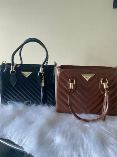 Bolsa nova, tamanho médio 