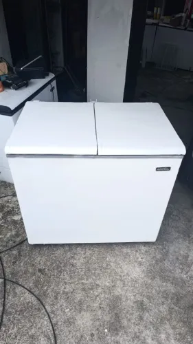 VENDO FREEZER SUPER CONSERVADA