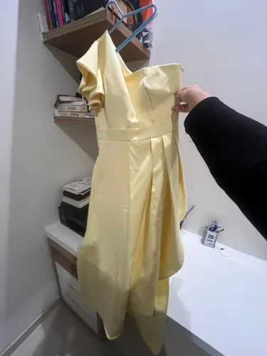 Vestido midi amarelo manteiga