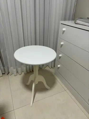 Mesa de canto para quarto ou sala  