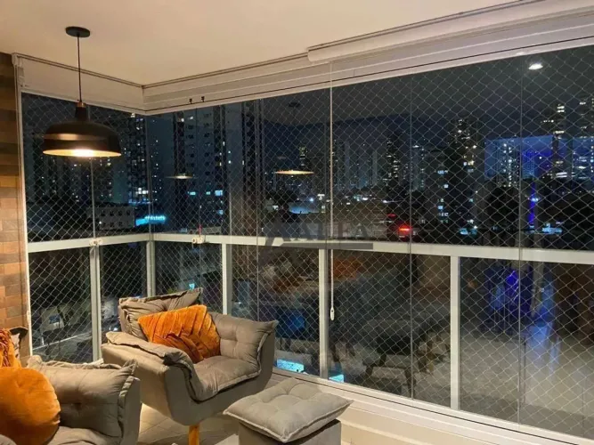 ** Edifício Gibraltar - PORTEIRA FECHADA - Cinematográfico apartamento c/ ampla varanda go