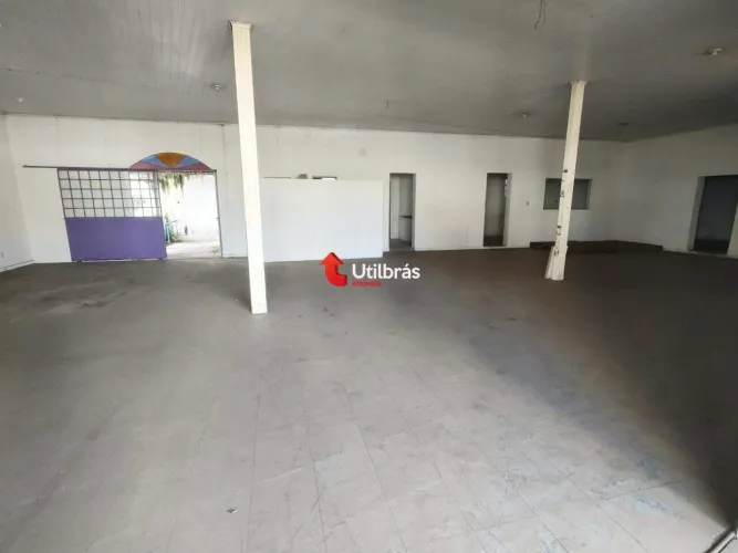 Alugue Amplo Galpão medindo aproximadamente 380m² no melhor ponto da Av. Cristiano Machado