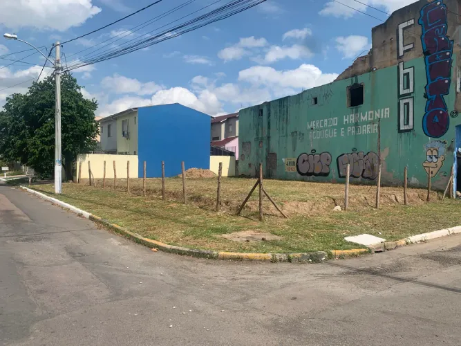 TERRENO  UMA  quadra da  Rua Brasil 