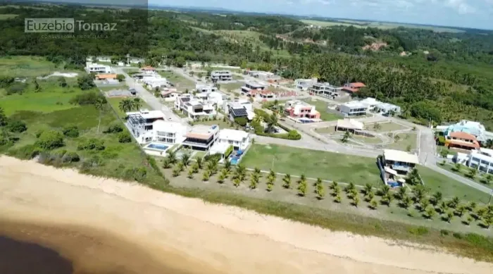 Terreno em condomínio de alto padrão a beira mar