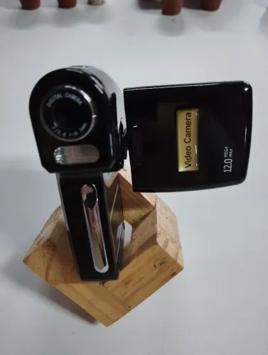 Filmadora Digital 12.0 MP Mega Pix.