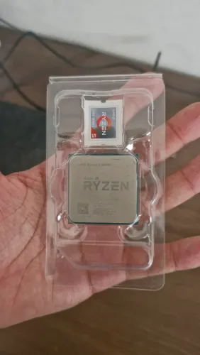 Processador Ryzen 5 2400G com Vídeo Integrado Vega 11