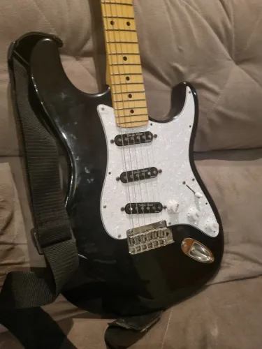 Strato Tagima T635 headstock fender  Segio Rosar ponto flutuante 2 pivôs wilkinson