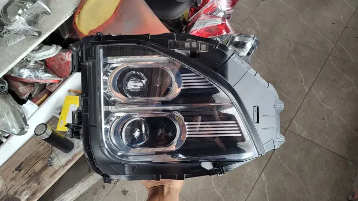 Farol da Mitsubishi Eclipse Cross