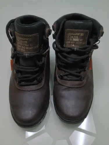 Bota de segurança feminina - n. 36