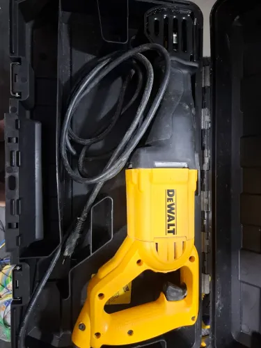Serra Sabre Dewalt DW304PK