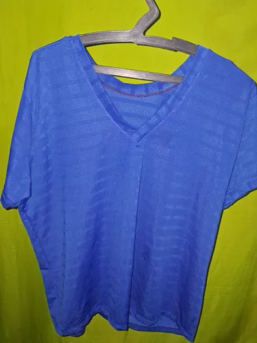 Camisa azul feminina