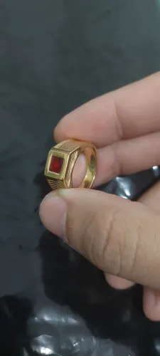 ANEL DE FORMATURA BANHADO A OURO 18K COM CRISTAL. Tamanho 22