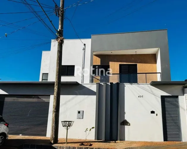 Casa à venda, 3 quartos, Novo Mundo - Uberlândia/MG - Rotina Imobiliária