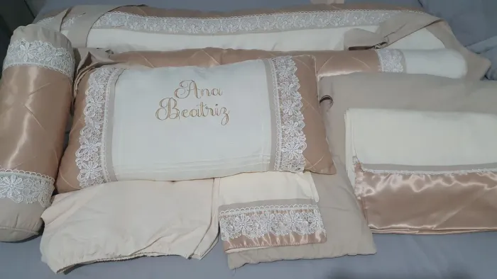 Kit berço nude bege palha com cetim lindo!