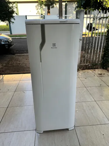 Geladeira Electrolux 322 Litros ( Frost Free )
