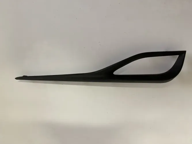 Moldura do difusor de ar preta lado direito toyota Yaris 2018 em diante