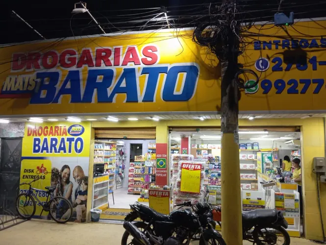 DROGARIA e FARMÁCIA com PERFUMARIA 