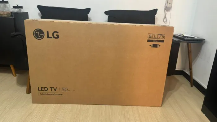 Smart TV LG 50 LED 4K UHD controle smart magic - 50AU801C0SA