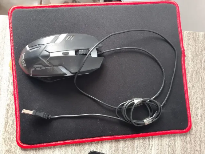 Vendo mouse generico com Mousepad 27x22cm
