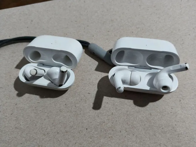 Vendo dois pares Fome de ouvido apple Bluetooth original