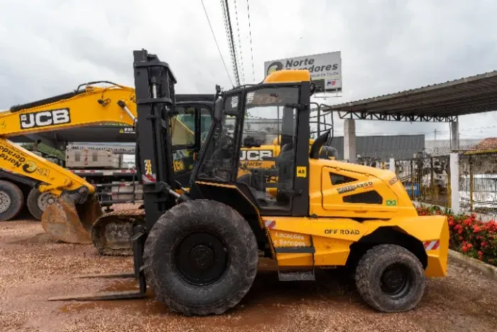 Empilhadeira Off-road MaxxiCargo 4.5T (Movix)