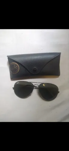 Vendo óculos Ray ban.