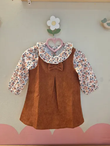 Jardineira + body 9 a 12 meses bebê menina