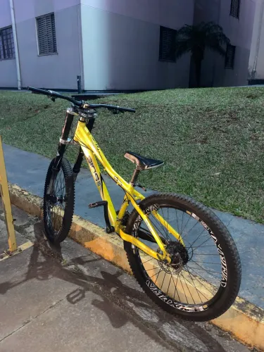 Bicicleta Aro 26 Amarela - 14 Marchas