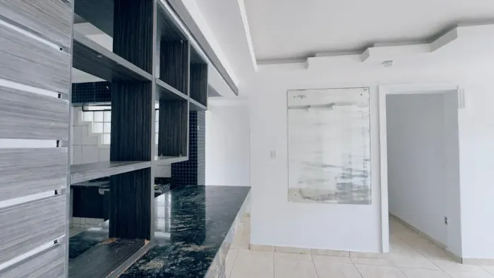 APARTAMENTO AMPLO, REFORMADO E COM NEGOCIAÇÃO FLEXÍVEL NA MARAMBAIA