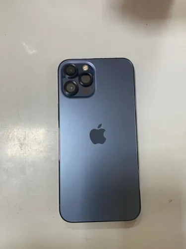 Vende-se iPhone 12 Pro Max, 9 meses de uso bateria 80% tela original sem nenhum trincado 