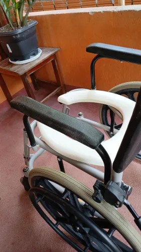 Cadeira de Banho com rodas
