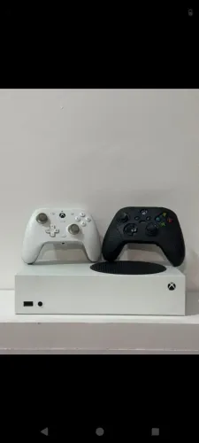 Xbox série S 2 controles