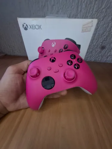 CONTROLE XBOX SERIES SEMINOVO ? ROSA